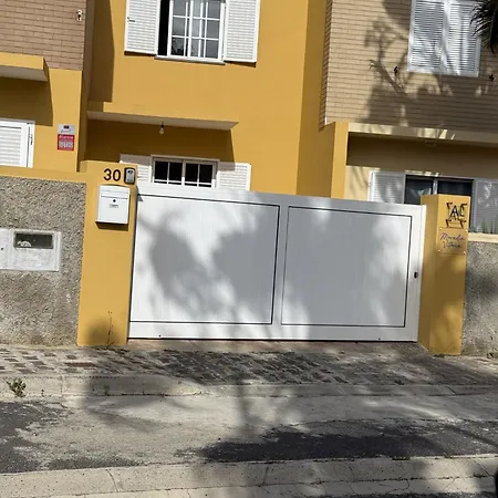 Moradia Vitoria بيت للعطل